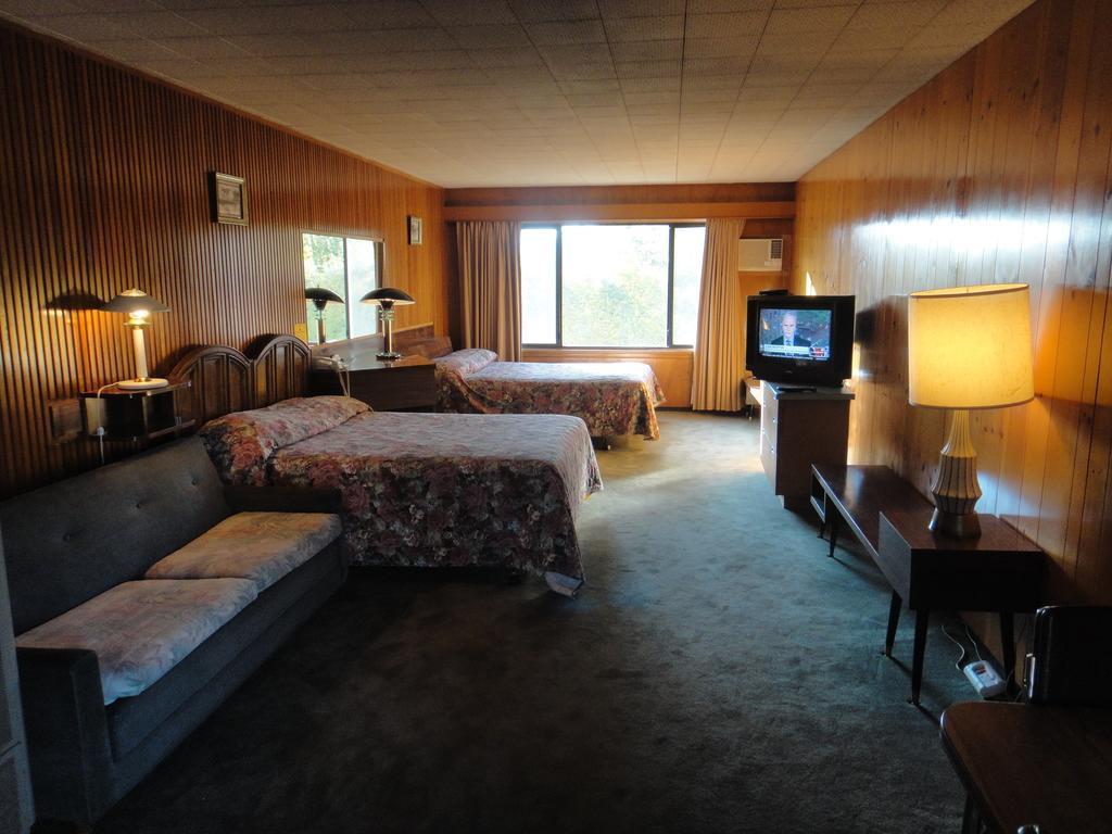 Airport Inn Motel Quesnel Rom bilde