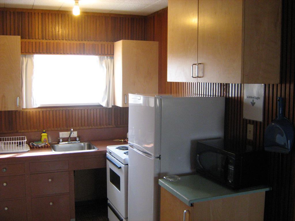 Airport Inn Motel Quesnel Rom bilde